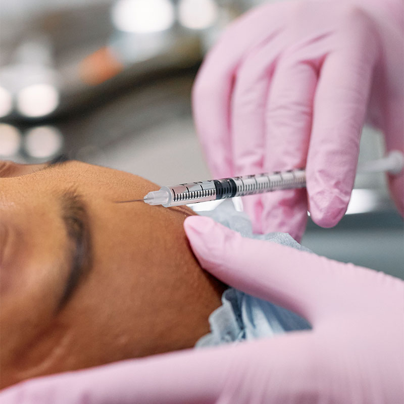 Patient Consultation at Refine Plastic Surgery Bellevue