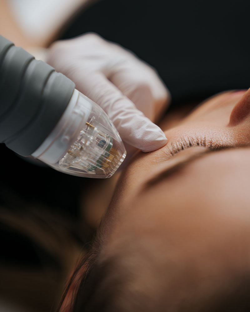 Patient Consultation at Refine Plastic Surgery Bellevue